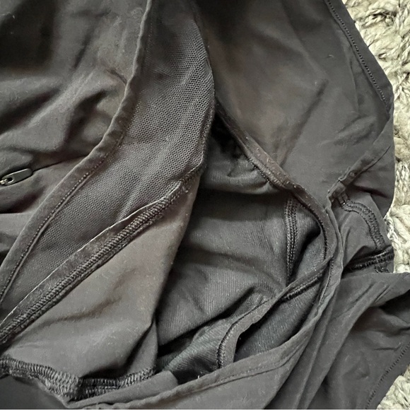 Lululemon Athletica, Black Shorts Size: 6. Lined, coin pocket, drawstring. - Picture 4 of 6